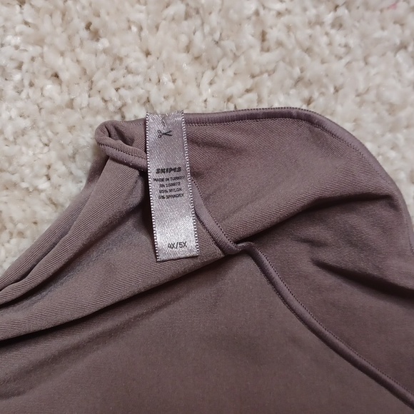 NIB- SKIMS- ESSENTIAL SCOOP NECK BODYSUIT- 4X- AMETHYST - Picture 4 of 7